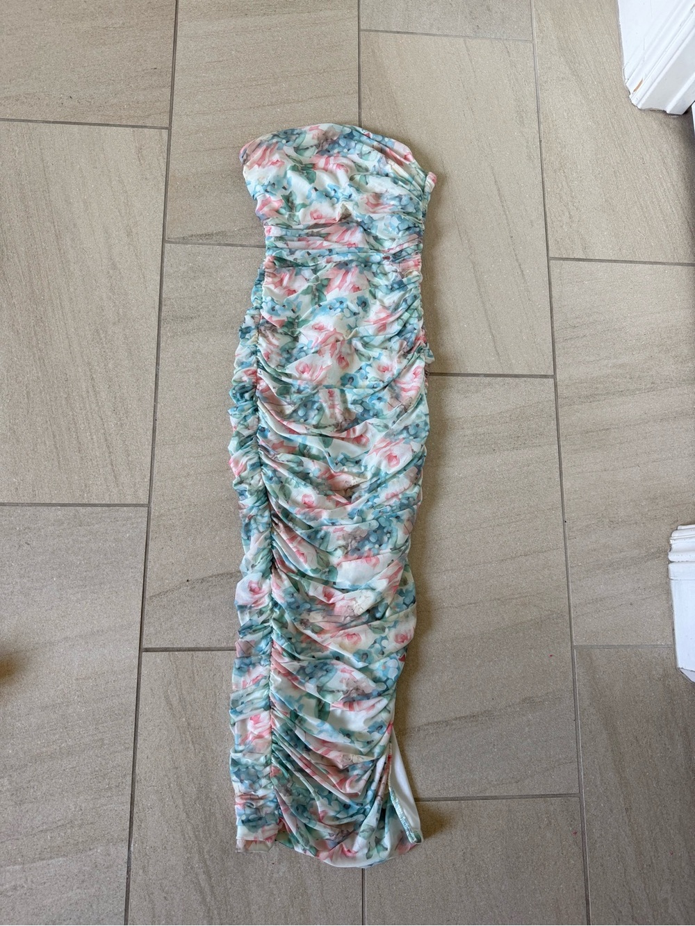 Selfie Leslie Floral Midi Dress in Mint, Coral, Cream - Picture 2 of 4